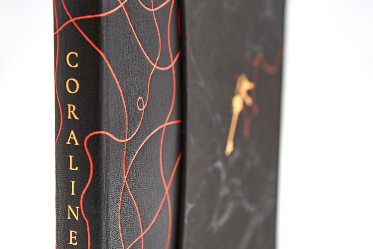 Coraline – Standard Edition – Lyra's Books